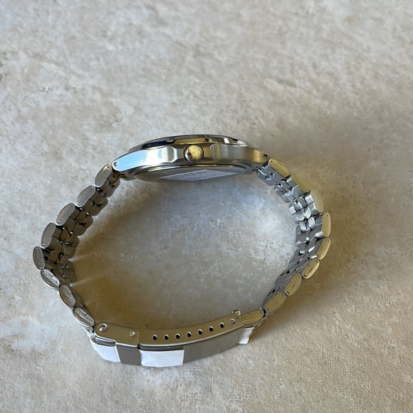 Armitron men battery water resistant 165ft stainless steel date&day - Picture 5 of 8